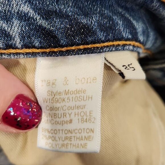 Medium wash, super soft, distressed Rag&bone skinny jeans w/distressed hem sz25! - Picture 6 of 13
